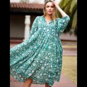 Dolma Mylah Green Floral V-Neck Tiered Midi Dress small